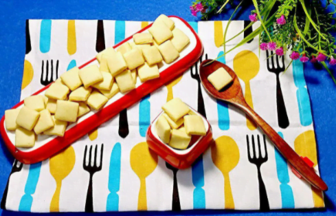 牛奶方塊小餅干，最適合小朋友的小零食，健康又美味